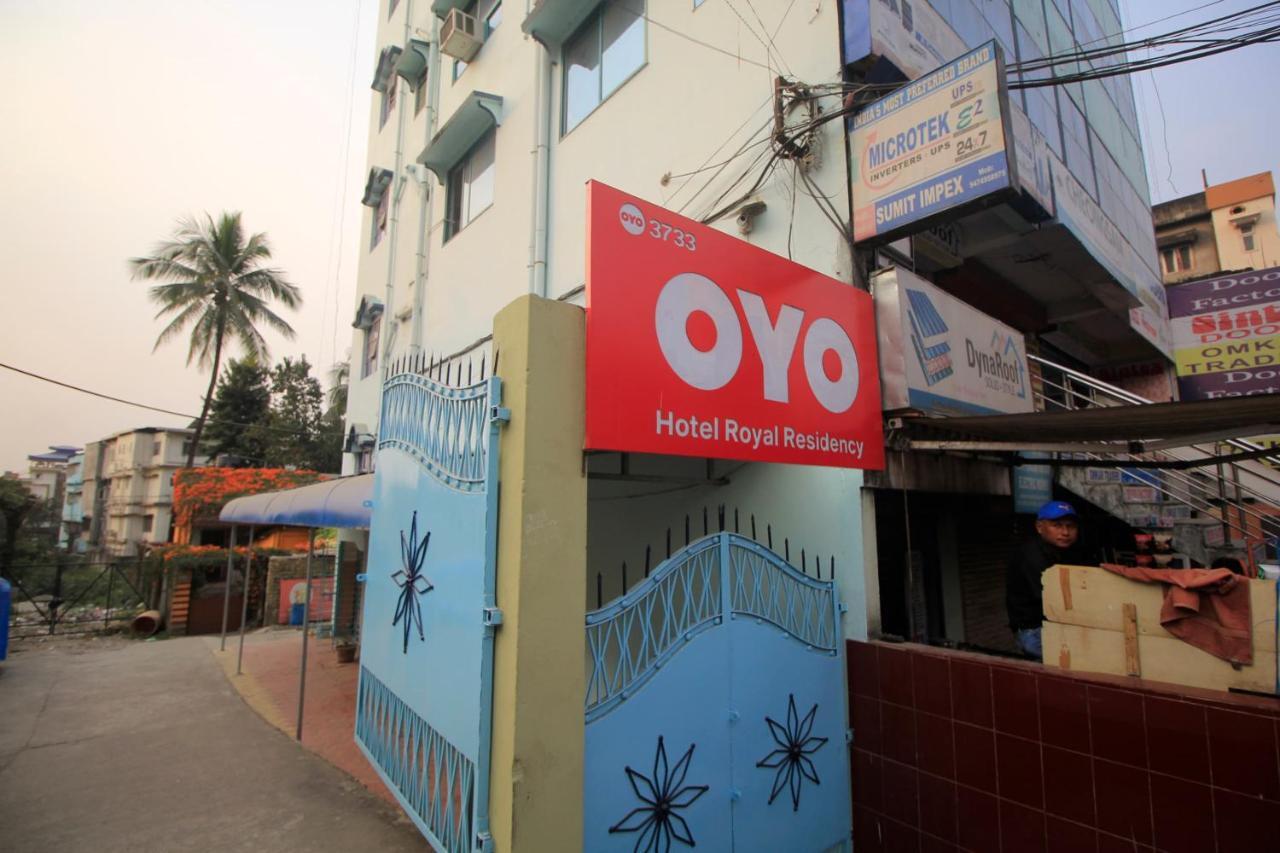 Hotel Oyo 3733 Near Hong Kong Market Shiliguri Exterior foto